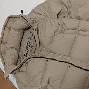 Aritzia TNA Shorty Super Puff in Sand Bluff - Medium